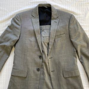 Jos A Bank Slim Gray Suit (38R)